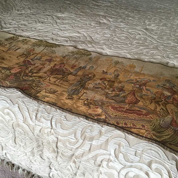 Vintage Tapestry Wall Decor with Intricate Design - Picture 2 of 10